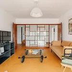 Sixties 64 2 Bedrooms With A Balcony And Parking In شقة *