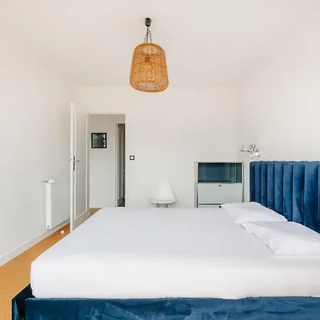 Sixties 64 2 Bedrooms With A Balcony And Parking In بياريتز