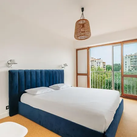 Sixties 64 2 Bedrooms With A Balcony And Parking In * بياريتز