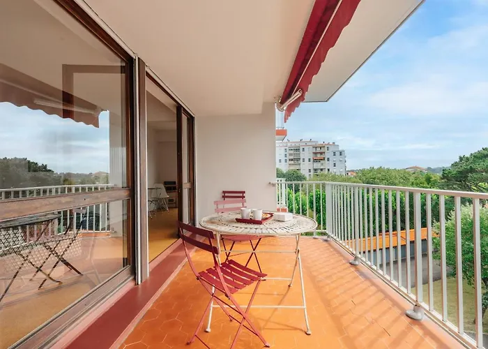 Sixties 64 2 Bedrooms With A Balcony And Parking In Apartamento *